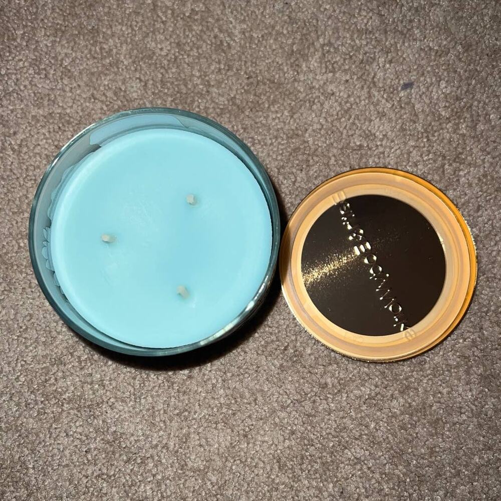 New Bath & Body Works Blue Bungalow 3 wick candle - Picture 2 of 5
